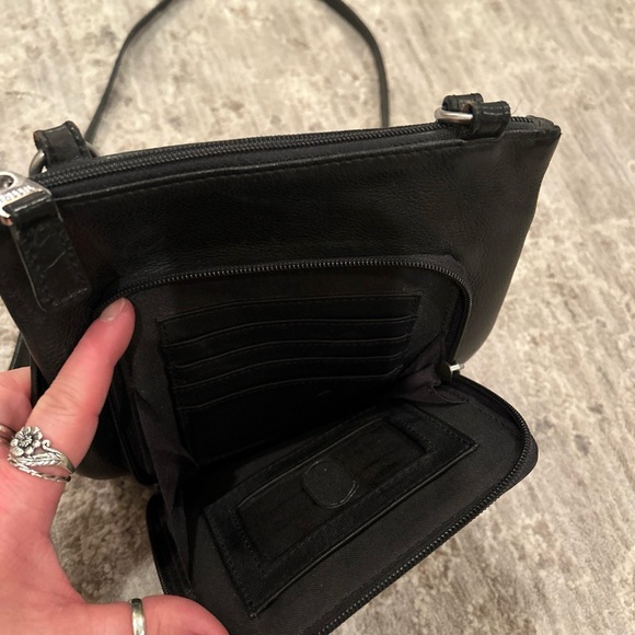 FOSSIL Small Crossbody Hobo Purse Bag Black Soft Genuine Leather Card Pocket - Picture 4 of 9